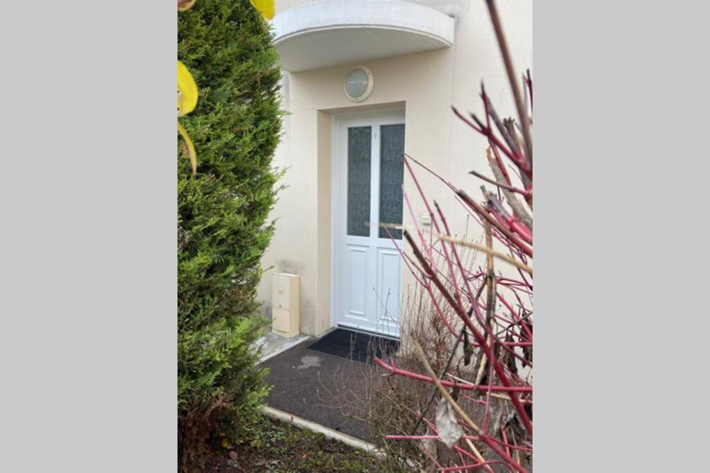 appartement maison en duplex 80m² jardin terrasse Saint-Julien-les-Villas Buitenkant foto