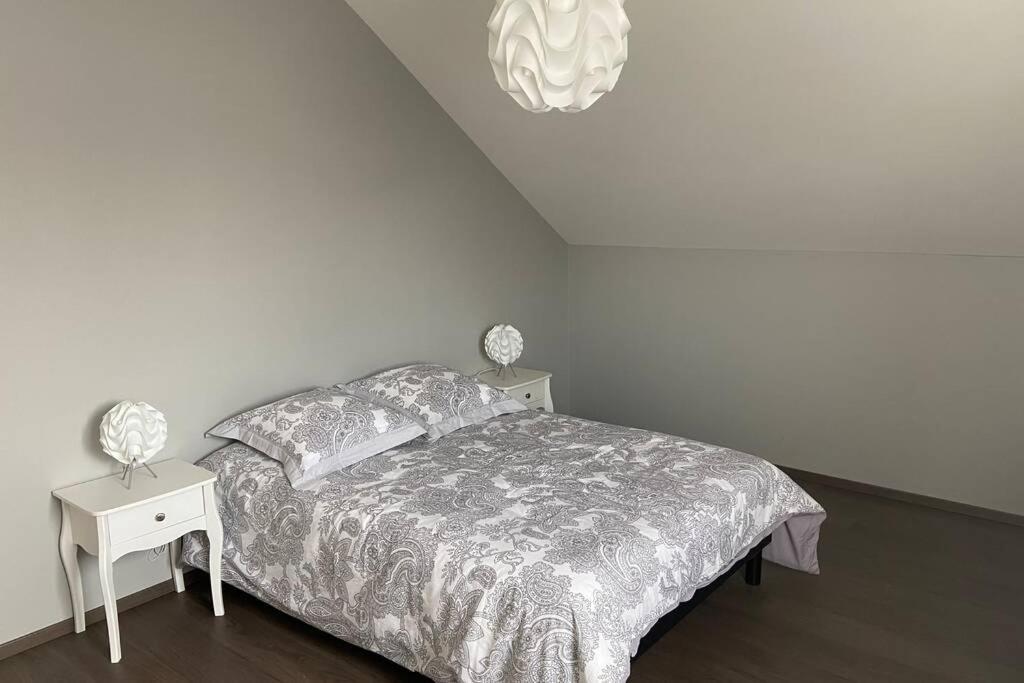 appartement maison en duplex 80m² jardin terrasse Saint-Julien-les-Villas Buitenkant foto