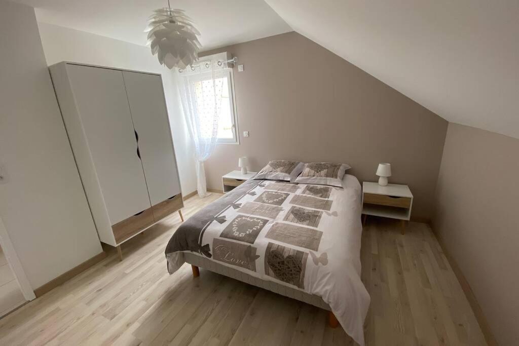appartement maison en duplex 80m² jardin terrasse Saint-Julien-les-Villas Buitenkant foto