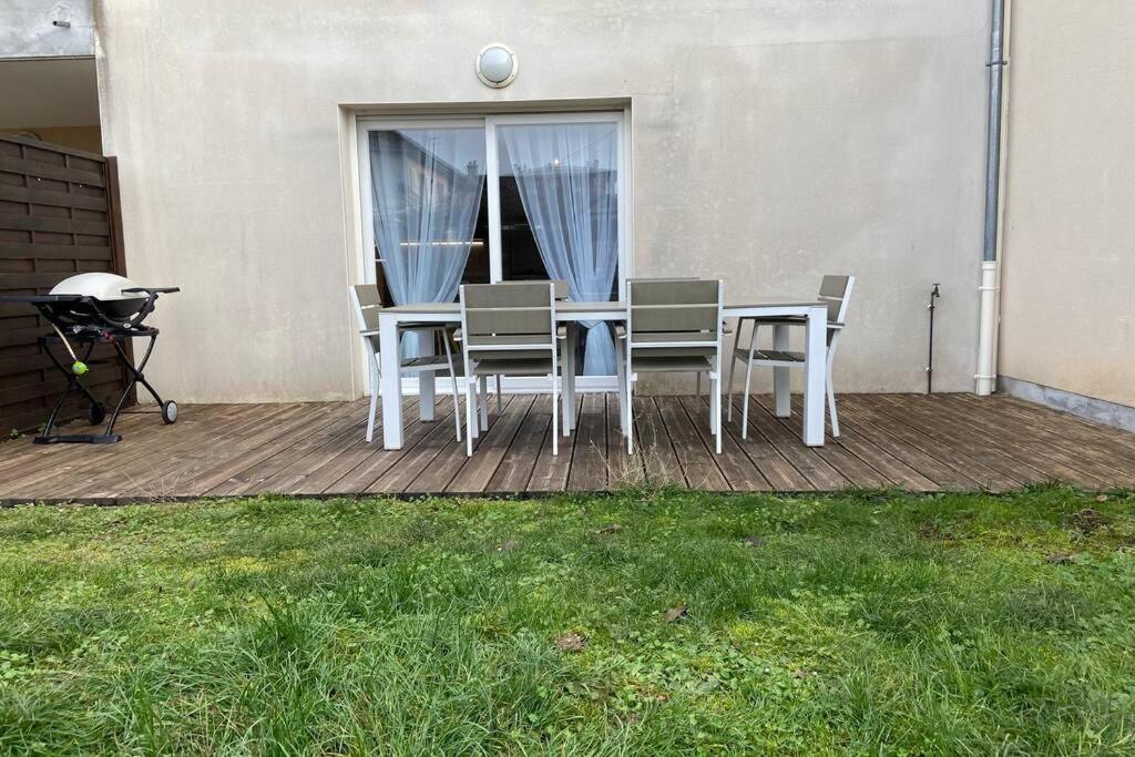appartement maison en duplex 80m² jardin terrasse Saint-Julien-les-Villas Buitenkant foto